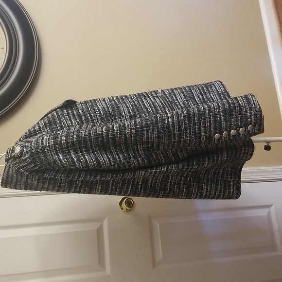 Gorgeous black and white jacket NWOT size 22 - Picture 4 of 9